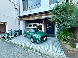 3駅利用可能利便性良好な立地に佇む、ゆとりの4LDK住宅。