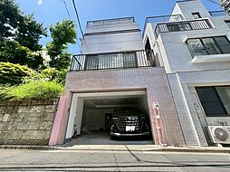 「成熟した街並みに建つ、自由度の高い一戸建てという贅沢。」