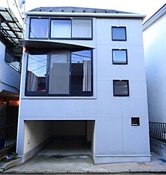 中目黒の落ち着いた住環境で自由設計の住まい。