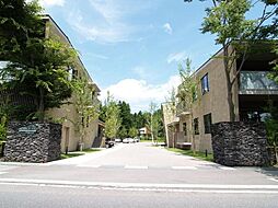 ミオラグゼ軽井沢ロイヤルプリンス通りヴェルデテラス