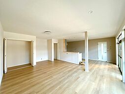 小松市西軽海町2丁目　戸建て