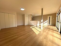 小松市西軽海町2丁目　戸建て