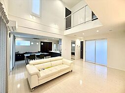 八千代市神野　築浅邸宅