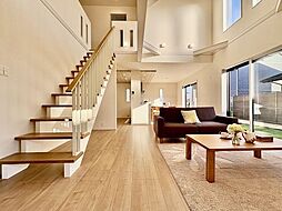 吹抜けデザインが映える、長期優良住宅