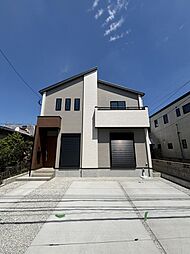 洗練されたデザイン住宅。バス停徒歩1分。4LDKのゆとり