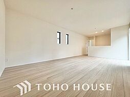 2階建てゆとりの間取り　カースペース2台