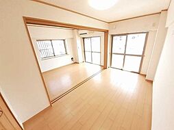 イースト・キャッスル 301