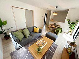 宜野湾市上原全3棟　2号棟