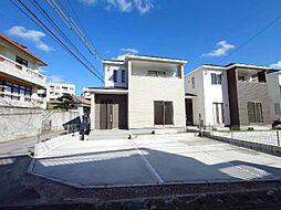 沖縄市知花1丁目−全5棟Ｂ号棟