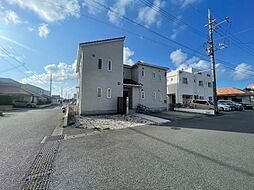 2世帯向け／広々お庭でペットと暮らせる家