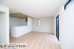 飯田ＧＨＤグラファーレ　うるま市与那城屋慶名　5号棟