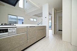 飯田ＧＨＤブルーミングガーデン西原町小那覇　2号棟