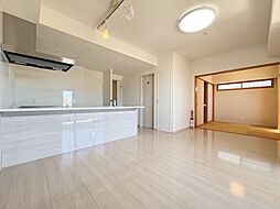 アーバンパレット港川学園通り 10