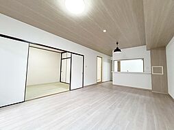 ロイヤルヒルズ富雄　Ｊ棟