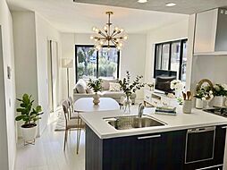 中川区野田　南西角地公園目の前