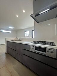 緑区姥子山　南西角地並列駐車2台可