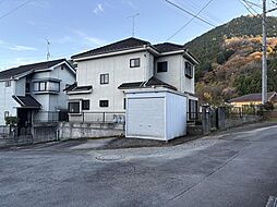 高台に建ち物置２個・駐車場３台付中古