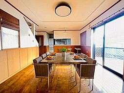 広いお庭と書斎のある「榎の家」