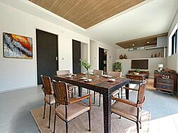 リビングクロークのある「恋ヶ窪の邸」