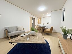 パントリーとシューズクロークのある「前沢の家」