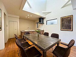 吹抜けのある「東伏見の邸」