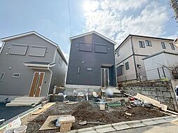 ダークトーンの外壁がシックな「中原の家」