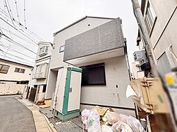 大型屋根裏ストレージのある「上石神井の邸」