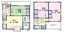 小屋根裏のあるコンパクトな住宅