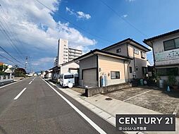 駅近で暮らしが変わる中心地近接ガレージ付きの一邸