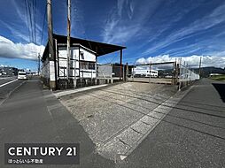 自動車整備工場跡の広々とした土地です