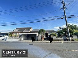 広い道路に面して見晴らしのよい中古物件です